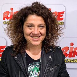 photo - Karine Dubernet face à Josiane Balasko et Eric Lavaine