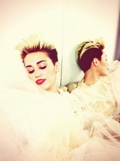 Miley Ray Cyrus ‏