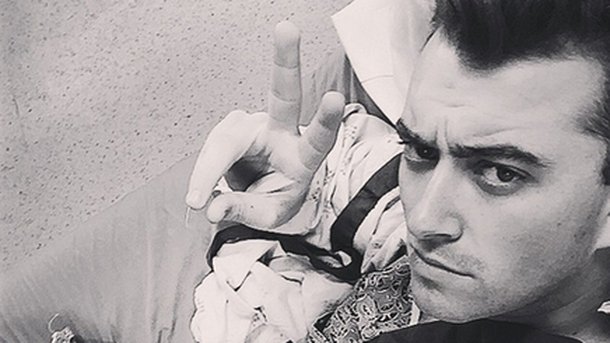 Opéré, Sam Smith se prend pour la Petite Sirène !