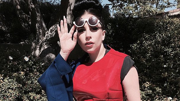 Lady Gaga dévoile ses fesses sur Instagram!