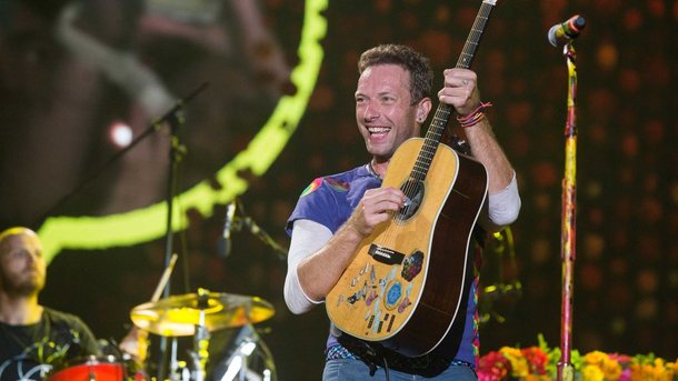 Qui est Chris Martin, l'emblématique chanteur de Coldplay?