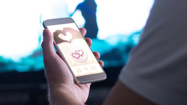 Les infos du Réveil Chérie : Facebook lance bientôt Sparked, une application de rencontre en vidéo !
