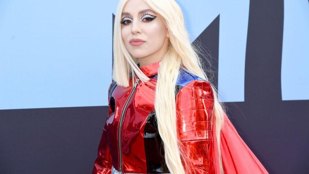 Ava Max est-elle la nouvelle Lady Gaga?