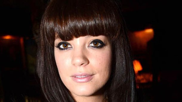 Lily Allen regrette Amy Winehouse !