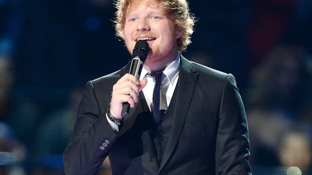 Ed Sheeran : tourner torse nu dans "Shape Of You" n'a pas été facile pour lui