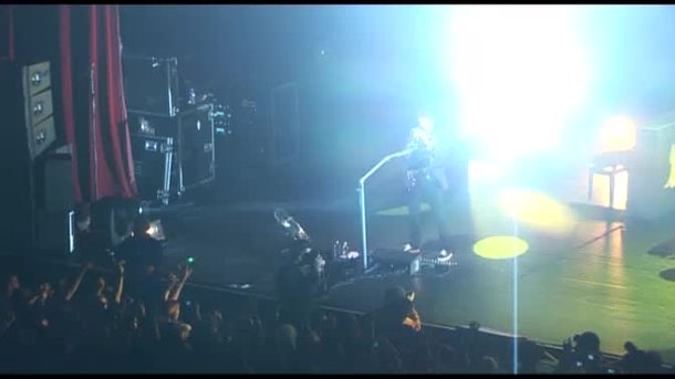 Muse - "Panic Station" live @ l'Olympia
