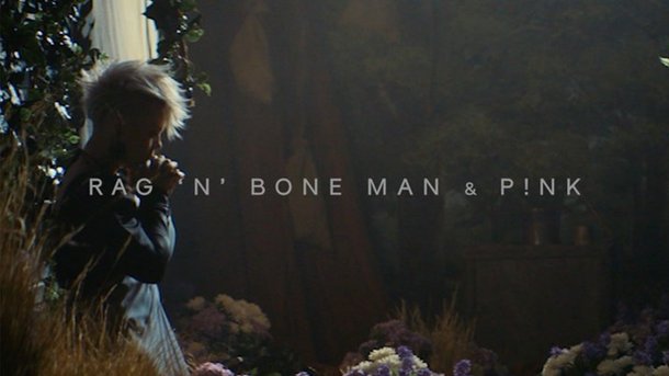 Rag’N’Bone Man et Pink sortent leur duo «Anywhere away from here»