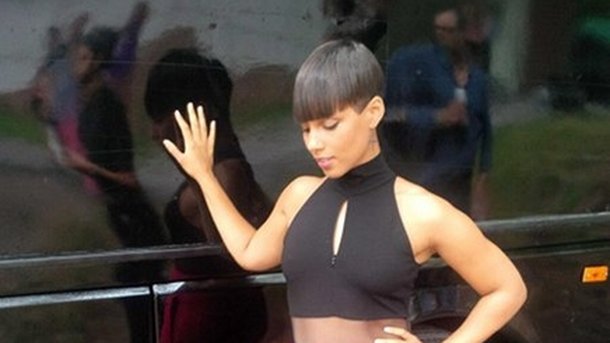 Alicia Keys dévoile sa nouvelle coupe courte !