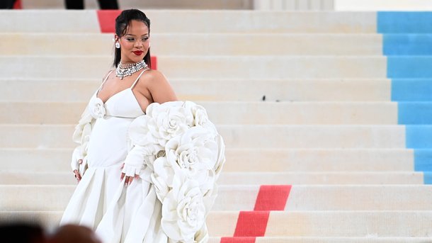 Rihanna fiancée ? Cette vidéo qui intrigue sur les réseaux sociaux