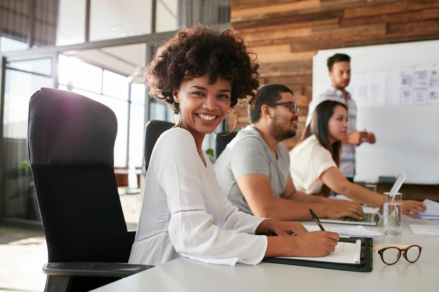 Les jeunes heureux au travail, pour le bonheur de tous