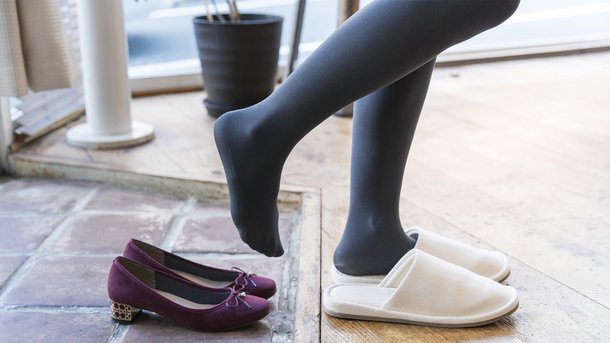 Les infos du Réveil Chérie : pourquoi faut-il enlever ses chaussures en rentrant à la maison ?