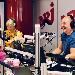 Taylor Swift dans l'émission C'Cauet sur NRJ
