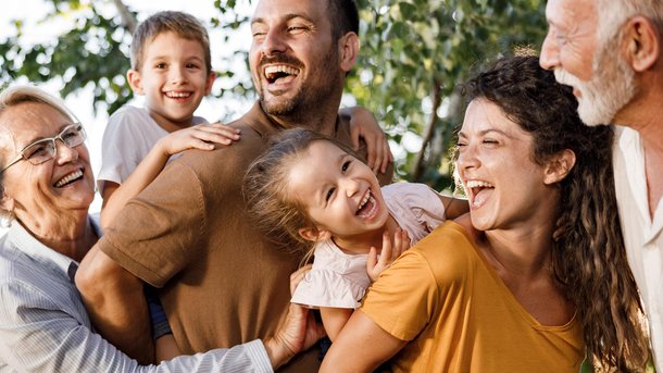 Les infos du Réveil Chérie : À quel âge est-on le plus heureux dans la vie ?