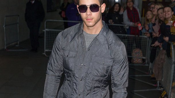 Nick Jonas : son album  «Last Year Was Complicated» est enfin sorti!