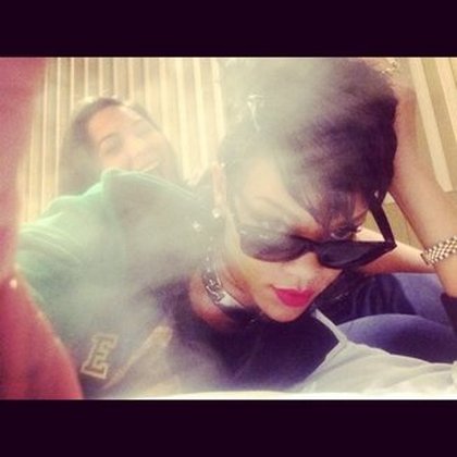 Rihanna: Get her OWT of my room!!! @jennnrosales #helloooo #SYDNEY