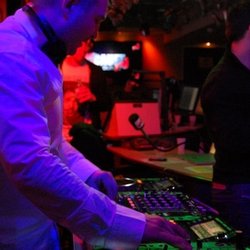 Jeudi 18 avril avec Le Mix de Cauet