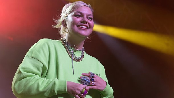 Louane très touchée par ses nominations!