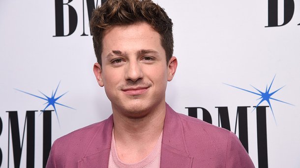 Charlie Puth partage les premières secondes de «Mother»