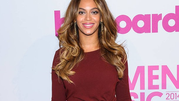 Beyoncé chante «Irreplaceable» en espagnol!