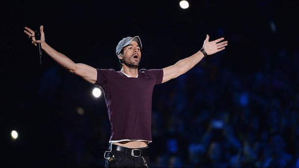 Enrique Iglesias: zoom sur le clip de son très célèbre "Hero"