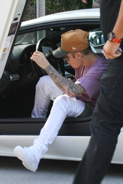 Justin Bieber à la sortie de la Villa Versace à Miami