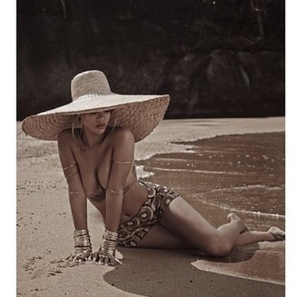 Behind The Scenes: Photos from RiRi's Vogue Brasil 