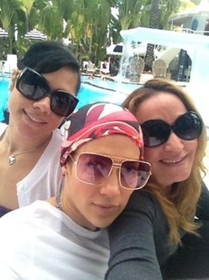 On traine à la piscine avec les filles!! Bon moment en famille