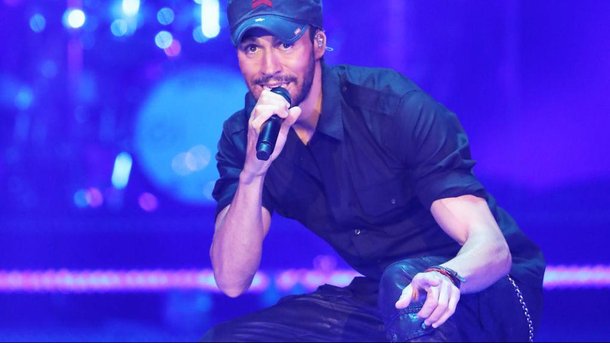 "Be Yourself": Enrique Iglesias prône l'indépendance vis-à-vis de la famille!