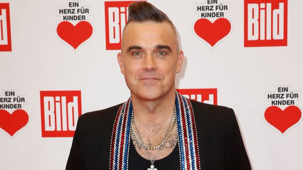 VIDÉO - Robbie Williams retrouve ses enfants après 3 semaines de quarantaine
