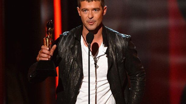 Robin Thicke : découvrez sa déclaration d'amour en chanson