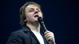 Lewis Capaldi en couple: l'amour sera-t-il le sujet de son nouvel album?