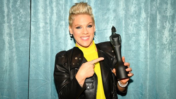 Pourquoi Pink a surpris ses fans avec son album "Beautiful Trauma" ?