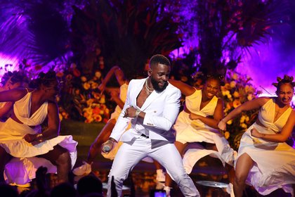 Tayc - Cérémonie des NRJ Music Awards 2021