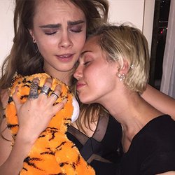 Miley Cyrus et Cara Delevingne