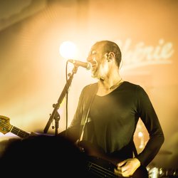 Calogero sur la scène du Concert Pop Love à Nice