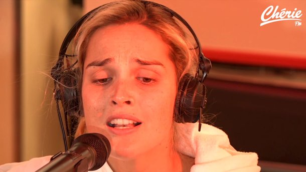CAMILLE LOU "Je Te Promets" en live dans Le Réveil Chérie