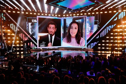 Eva Longoria et Camille Combal - 24ème Cérémonie des NRJ Music Awards