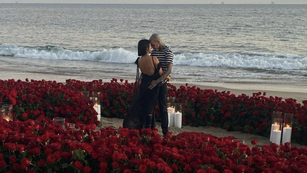 Kourtney Kardashian s’est fiancée à Travis Barker!