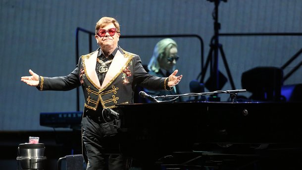 Elton John prépare un vaste documentaire sur sa tournée d’adieu