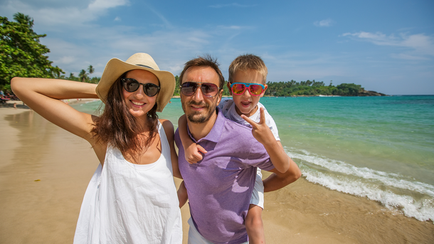 Les infos du Réveil Chérie : Pourquoi le temps passe toujours plus vite en vacances ?