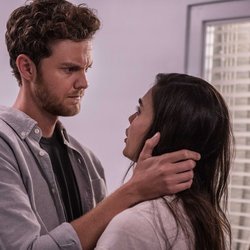 Jack Quaid (Richie) et Melissa Barrera (Sam) sur le tournage de "Scream"