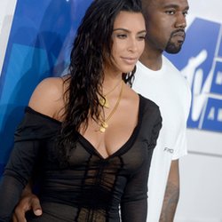 Kim Kardashian et Kanye west aux VMAs 2016