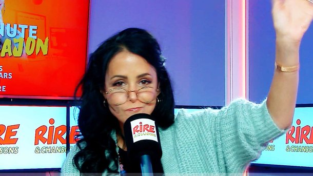 Humour - La Bajon : Mamie Bajon arme tout le monde !