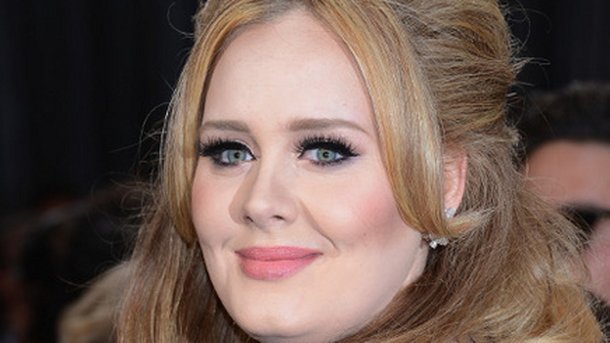 Adele flirte avec le petit écran