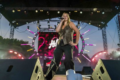 Helena - NRJ Music Tour Toulouse 2025