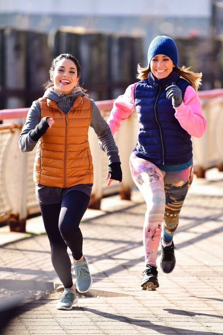 Jennifer Lopez et Vanessa Hudgens sur le tournage de leur film