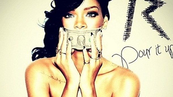 Rihanna : nue pour la pochette de "Pour It Up"