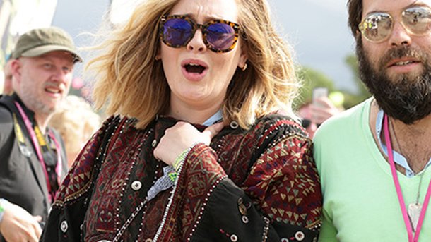 Adele : sortie en amoureux à Glastonbury!
