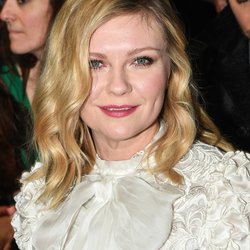 Kirsten Dunst à la Fashion Week de Paris
