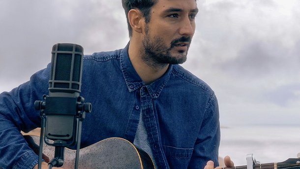 Jérémy Frerot au cœur de la dune du Pilat dans le clip d'«Avant Le Jour»